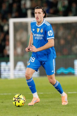  Alvaro Carreras, Elche CF ve Real Madrid FC takımları arasında Estadio Manuel Martinez Valero (Maciej Rogowski / Ball Raw Images) maçında görüldü.)