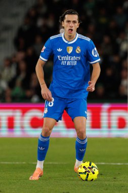  Alvaro Carreras, Elche CF ve Real Madrid FC takımları arasında Estadio Manuel Martinez Valero (Maciej Rogowski / Ball Raw Images) maçında görüldü.)
