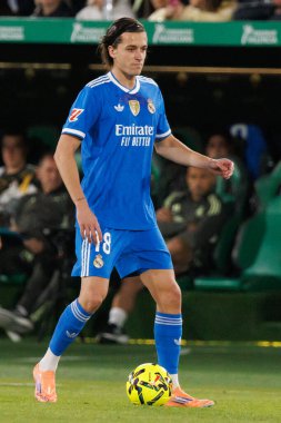  Alvaro Carreras, Elche CF ve Real Madrid FC takımları arasında Estadio Manuel Martinez Valero (Maciej Rogowski / Ball Raw Images) maçında görüldü.)