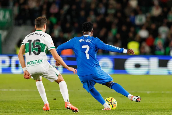 Alvaro Nunez ve Vinicius Vini Junior, Elche CF ve Real Madrid FC takımları arasında Estadio Manuel Martinez Valero (Maciej Rogowski / Ball Raw Images) maçında görüldü.)