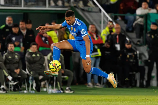 LaLiga EA SPORTS maçı sırasında Estadio Manuel Martinez Valero 'daki Elche CF ve Real Madrid FC takımları arasında Kylian Mbappe görüldü (Maciej Rogowski / Ball Raw Images)