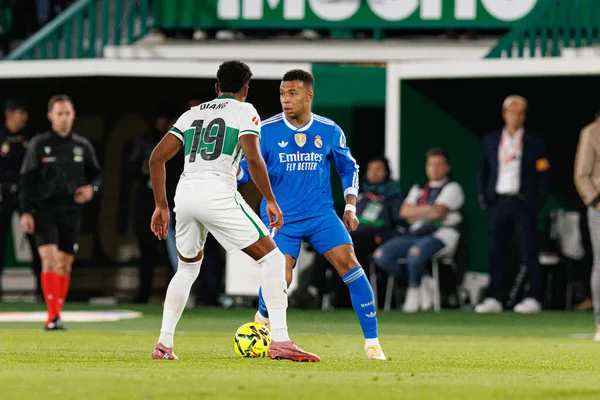 LaLiga EA SPORTS maçı sırasında Estadio Manuel Martinez Valero 'daki Elche CF ve Real Madrid FC takımları arasında Kylian Mbappe görüldü (Maciej Rogowski / Ball Raw Images)