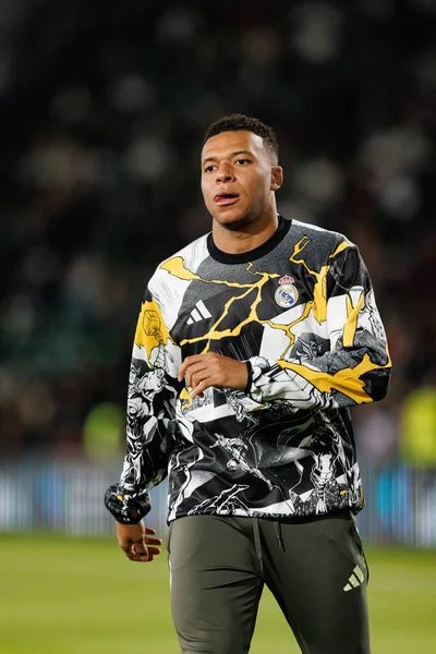 LaLiga EA SPORTS maçı sırasında Estadio Manuel Martinez Valero 'daki Elche CF ve Real Madrid FC takımları arasında Kylian Mbappe görüldü (Maciej Rogowski / Ball Raw Images)