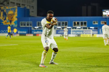 Pedro Bondo, Taca De Portugal maçında GD Estoril Praia ve FC Famalicao takımları arasında attığı gol sonrasında Estadio Antonio Coimbra da Mota 'da (Maciej Rogowski / Ball Raw Images)