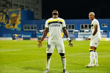 Pedro Bondo, Taca De Portugal maçında GD Estoril Praia ve FC Famalicao takımları arasında attığı gol sonrasında Estadio Antonio Coimbra da Mota 'da (Maciej Rogowski / Ball Raw Images)