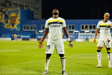 Pedro Bondo, Taca De Portugal maçında GD Estoril Praia ve FC Famalicao takımları arasında attığı gol sonrasında Estadio Antonio Coimbra da Mota 'da (Maciej Rogowski / Ball Raw Images)