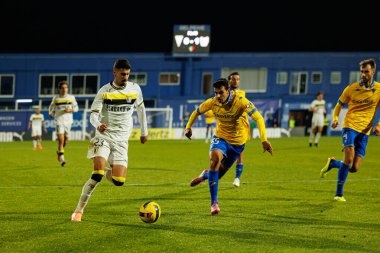 Gil Dias ve Tiago Leite, Taca De Portugal maçında GD Estoril Praia ve FC Famalicao takımları arasında Estadio Antonio Coimbra da Mota 'da (Maciej Rogowski / Ball Raw Images)
