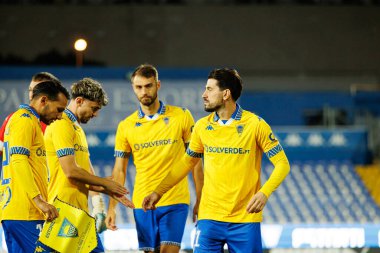 Estoril 'in oyuncuları Taca De Portugal maçında Estoril Praia ve FC Famalicao takımları arasında Estadio Antonio Coimbra da Mota' da (Maciej Rogowski / Ball Raw Images) görüldü.)