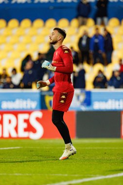 Martin Turk, Taca De Portugal maçı sırasında Estoril Praia ve FC Famalicao takımları arasında Estadio Antonio Coimbra da Mota 'da görüldü (Maciej Rogowski / Ball Raw Images)