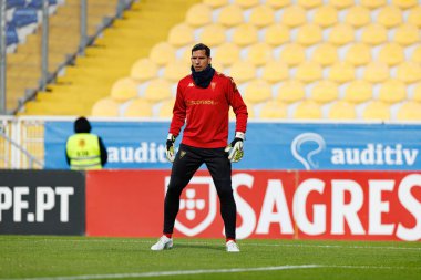 Joel Robles, GD Estoril Praia ve FC Famalicao takımları arasında Estadio Antonio Coimbra da Mota (Maciej Rogowski / Ball Raw Images) maçında görüldü.)