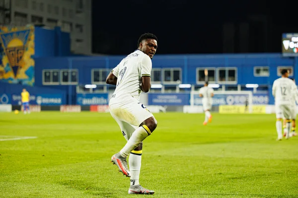 Pedro Bondo, Taca De Portugal maçında GD Estoril Praia ve FC Famalicao takımları arasında attığı gol sonrasında Estadio Antonio Coimbra da Mota 'da (Maciej Rogowski / Ball Raw Images)