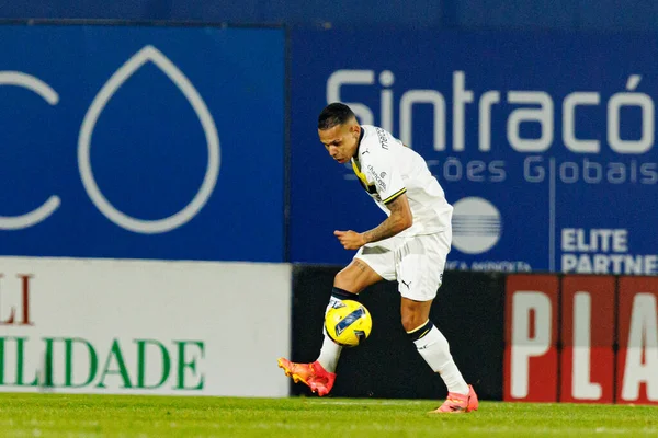 Gustavo Garcia, GD Estoril Praia ve FC Famalicao takımları arasında Estadio Antonio Coimbra da Mota (Maciej Rogowski / Ball Raw Images) maçında görüldü.)