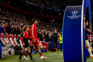 Richard Rios, AFC Ajax ve SL Benfica (Maciej Rogowski / Ball Raw Images) arasında Şampiyonlar Ligi faz oyunu sırasında görüldü)