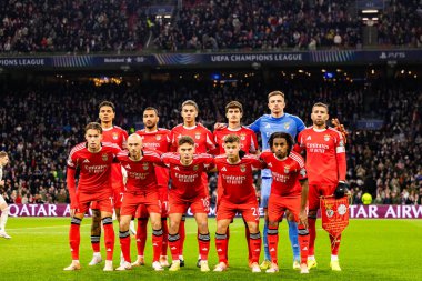 Benfica Takımı, AFC Ajax ve SL Benfica (Maciej Rogowski / Ball Raw Images) arasında Şampiyonlar Ligi faz oyunu sırasında görüldü)