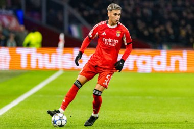 Enzo Barrenechea, AFC Ajax ve SL Benfica (Maciej Rogowski / Ball Raw Images) arasındaki Şampiyonlar Ligi faz oyununda görüldü)
