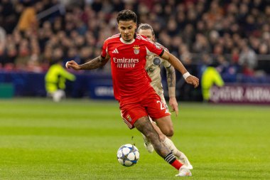 Richard Rios, AFC Ajax ve SL Benfica (Maciej Rogowski / Ball Raw Images) arasında Şampiyonlar Ligi faz oyunu sırasında görüldü)