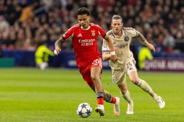 Richard Rios, AFC Ajax ve SL Benfica (Maciej Rogowski / Ball Raw Images) arasında Şampiyonlar Ligi faz oyunu sırasında görüldü)