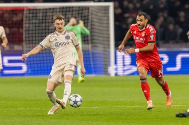 Mika Godts, AFC Ajax ve SL Benfica (Maciej Rogowski / Ball Raw Images) arasında Şampiyonlar Ligi faz oyunu sırasında görüldü)