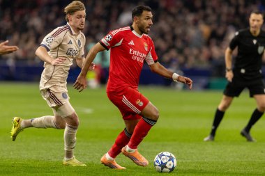 Nicolas Otamendi, AFC Ajax ve SL Benfica (Maciej Rogowski / Ball Raw Images) arasında Şampiyonlar Ligi faz oyunu sırasında görüldü)