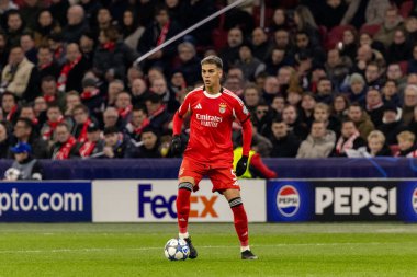 Enzo Barrenechea, AFC Ajax ve SL Benfica (Maciej Rogowski / Ball Raw Images) arasındaki Şampiyonlar Ligi faz oyununda görüldü)