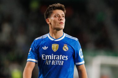 Elche, İspanya - 11 23 23 2025: LaLiga EA Spor karşılaşmasında Elche CF ve Real Madrid FC takımları arasında Arda Güler görüldü  
