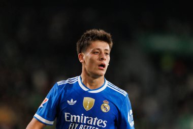 Elche, İspanya - 11 23 23 2025: LaLiga EA Spor karşılaşmasında Elche CF ve Real Madrid FC takımları arasında Arda Güler görüldü  