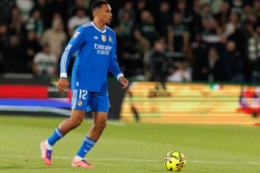 Elche, İspanya - 11 23 2025: Trent Alexander-Arnold, Elche CF ve Real Madrid FC takımları arasında LaLiga EA Spor maçı sırasında görüldü  
