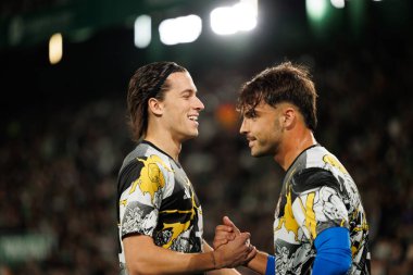 Elche, İspanya - 11 23 23 2025: Alvaro Carreras ve Raul Asencio, Elche CF ve Real Madrid FC takımları arasında LaLiga EA SPORTS maçı sırasında görüldü  