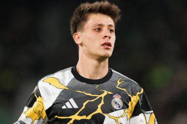 Elche, İspanya - 11 23 23 2025: LaLiga EA Spor karşılaşmasında Elche CF ve Real Madrid FC takımları arasında Arda Güler görüldü 