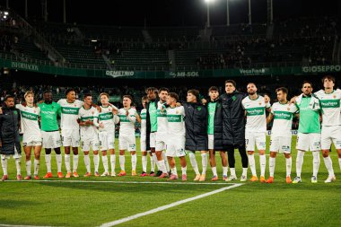 Elche, İspanya - 11 23 2025: Elche oyuncuları Elche CF ve Real Madrid FC takımları arasında oynanan LaLiga EA SPORTS maçı sırasında görüldü  