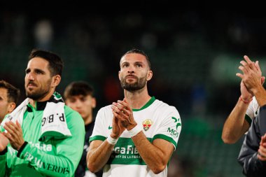 Elche, İspanya - 11 23 23 2025: Leo Petrot, Elche CF ve Real Madrid FC takımları arasında oynanan LaLiga EA Spor maçı sırasında görüldü  