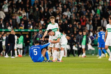 Elche, İspanya - 11 23 23 2025: Jude Bellingham ve Martim Neto, Elche CF ve Real Madrid FC takımları arasında oynanan LaLiga EA SPORTS maçında görüldü  