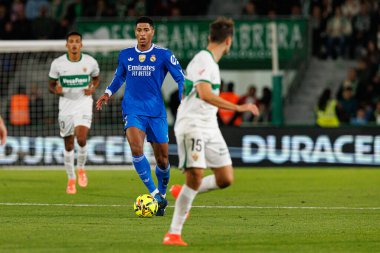 Elche, İspanya - 11 23 23 2025: Jude Bellingham, Elche CF ve Real Madrid FC takımları arasında oynanan LaLiga EA Spor maçı sırasında görüldü 