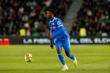 Elche, İspanya - 11 23 23 2025: Eduardo Camavinga, Elche CF ve Real Madrid FC takımları arasında oynanan LaLiga EA EA Spor maçı sırasında görüldü  