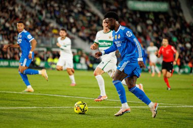 Elche, İspanya - 11 23 23 2025: Vinicius Vini Junior, Elche CF ve Real Madrid FC takımları arasında LaLiga EA Spor maçı sırasında görüldü 