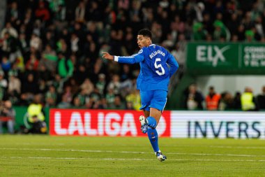 Elche, İspanya - 11 23 23 2025: Jude Bellingham, Elche CF ve Real Madrid FC takımları arasında oynanan LaLiga EA SPORTS maçında gol üstüne gol atarken görüldü  