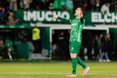 Elche, İspanya - 11 23 23 2025: Inaki Pena, Elche CF ve Real Madrid FC takımları arasında oynanan LaLiga EA Spor maçında gol attıktan sonra kutluyor. 