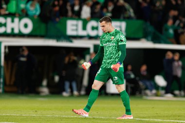 Elche, İspanya - 11 23 23 2025: Inaki Pena, Elche CF ve Real Madrid FC takımları arasında oynanan LaLiga EA Spor maçında gol attıktan sonra kutluyor. 
