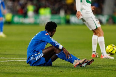 Elche, İspanya - 11 23 23 2025: Vinicius Vini Junior, Elche CF ve Real Madrid FC takımları arasında LaLiga EA Spor maçı sırasında görüldü  