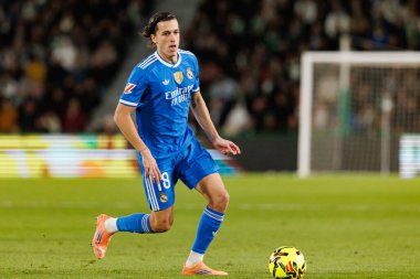 Elche, İspanya - 11 23 23 2025: Alvaro Carreras, Elche CF ve Real Madrid FC takımları arasında oynanan LaLiga EA Spor maçı sırasında görüldü  