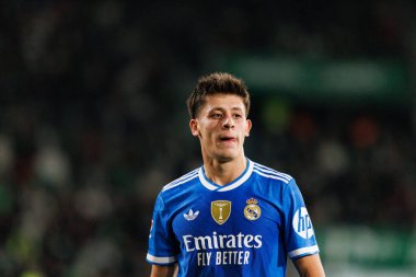 Elche, İspanya - 11 23 23 2025: LaLiga EA Spor karşılaşmasında Elche CF ve Real Madrid FC takımları arasında Arda Güler görüldü 
