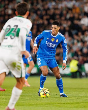 Elche, İspanya - 11 23 23 2025: Jude Bellingham, Elche CF ve Real Madrid FC takımları arasında oynanan LaLiga EA Spor maçı sırasında görüldü  