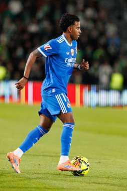 Elche, İspanya - 11 23 23 2025: Rodrygo Elche CF ve Real Madrid FC takımları arasında oynanan LaLiga EA SPORTS maçı sırasında görüldü. 