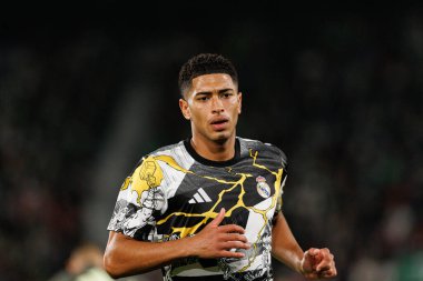 Elche, İspanya - 11 23 23 2025: Jude Bellingham, Elche CF ve Real Madrid FC takımları arasında oynanan LaLiga EA Spor maçı sırasında görüldü 