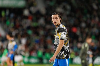 Elche, İspanya - 11 23 23 2025: Alvaro Carreras, Elche CF ve Real Madrid FC takımları arasında oynanan LaLiga EA Spor maçı sırasında görüldü 