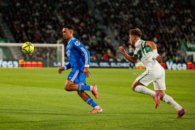 Elche, İspanya - 11 23 2025: Trent Alexander-Arnold, Elche CF ve Real Madrid FC takımları arasında LaLiga EA Spor maçı sırasında görüldü  