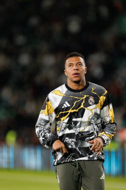 Elche, İspanya - 11 23 23 2025: LaLiga EA SPORTS maçı sırasında Elche CF ve Real Madrid FC takımları arasında Kylian Mbappe görüldü  