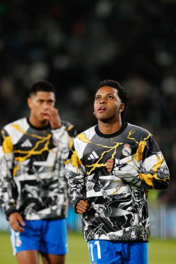 Elche, İspanya - 11 23 23 2025: Rodrygo Elche CF ve Real Madrid FC takımları arasında oynanan LaLiga EA SPORTS maçı sırasında görüldü. 