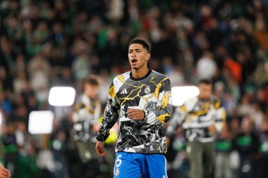 Elche, İspanya - 11 23 23 2025: Jude Bellingham, Elche CF ve Real Madrid FC takımları arasında oynanan LaLiga EA Spor maçı sırasında görüldü 