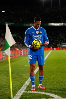 Elche, İspanya - 11 23 2025: Trent Alexander-Arnold, Elche CF ve Real Madrid FC takımları arasında LaLiga EA Spor maçı sırasında görüldü 